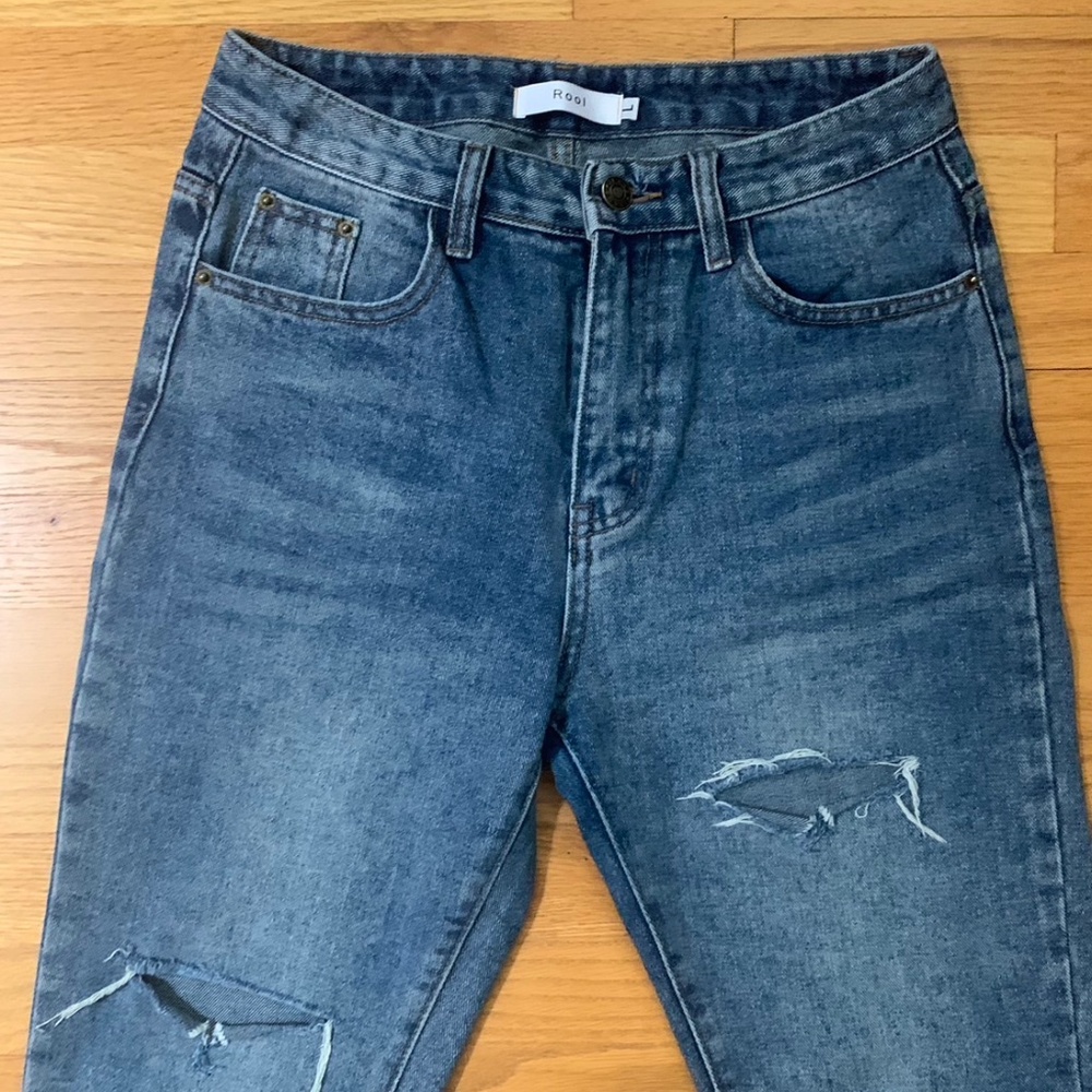 High-Rise Distressed Cropped Jeans - Picture 3 of 5